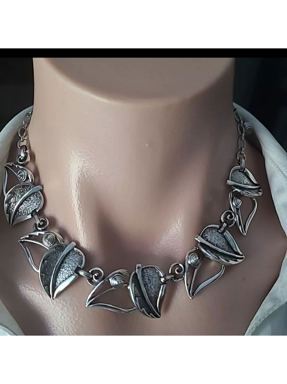 Vintage Sarah Coventry Silver Tone Choker Necklace 18"L